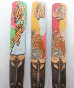 TTT Ahşap Duvara Asmalı 1 Metre Maske