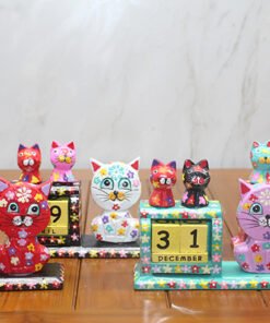 TTT Ahşap Kedili Takvim Orta Boy