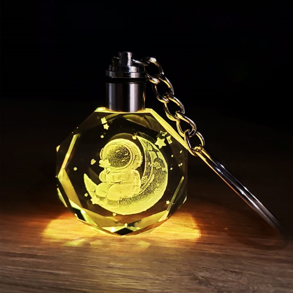 TTT Astronot Tasarımlı Renk Değiştiren Anahtarlık