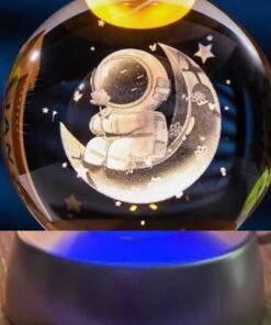TTT Ay Üstünde Astronot Tasarımlı Plastik Altlıklı Işıklı Cam Küre