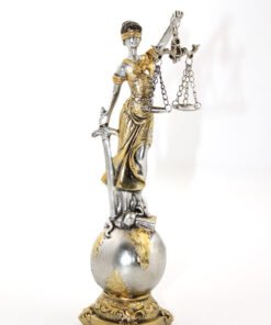 TTT Polyester Adalet Figürü