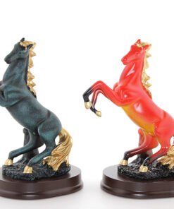 TTT Polyester Şahlanmış At Figürü Model 2
